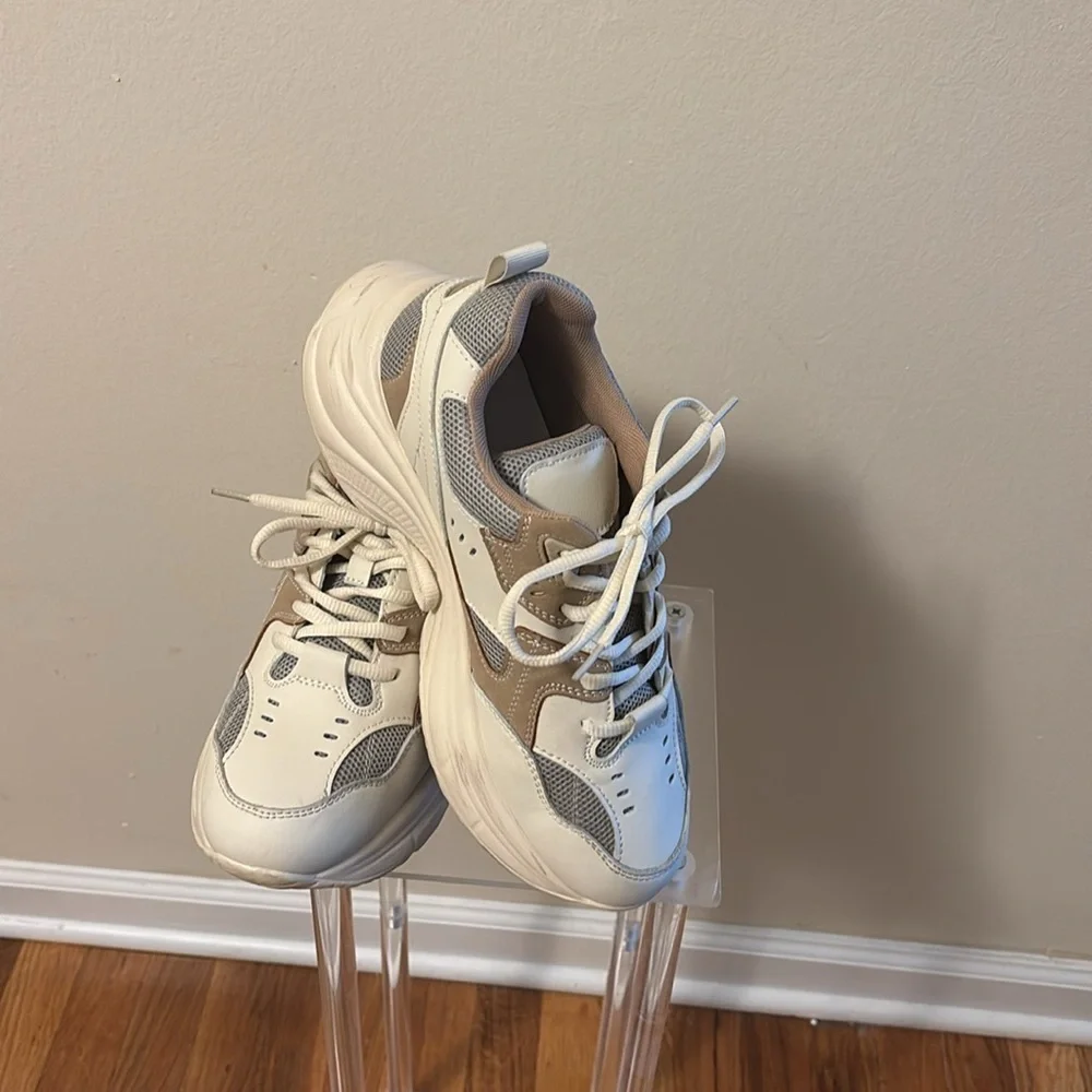 Cushionaire Strike Chunky Cream and Tan Sneakers